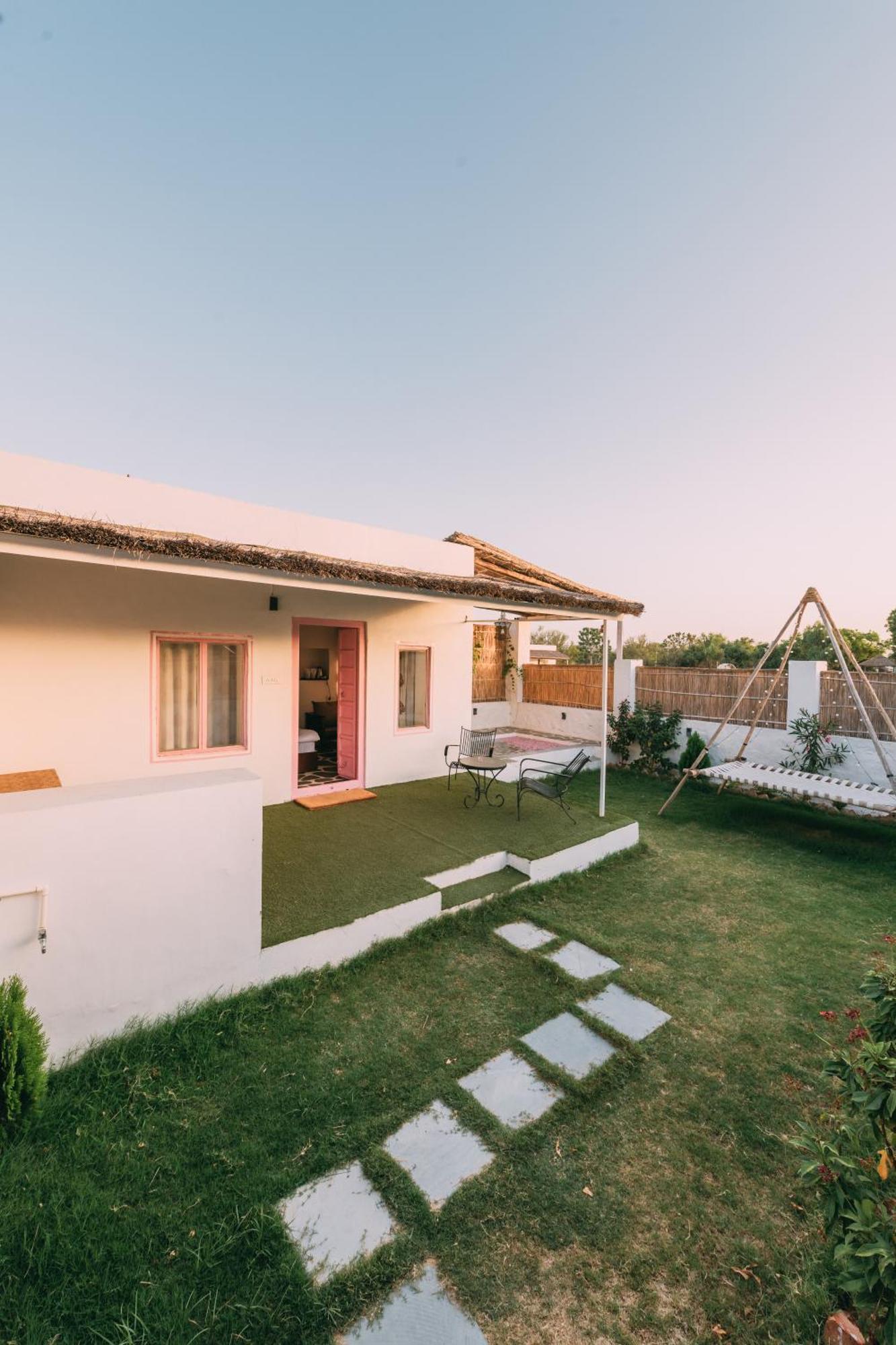 The Luxe Pushkar - A Luxury Farmstay In Пушкар Екстериор снимка